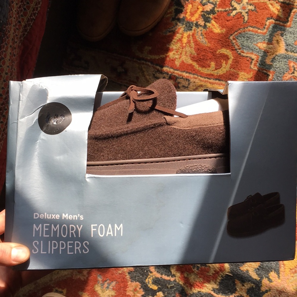 NEW Wayland Square Deluxe Men’s Memory Foam Slippers Size Large